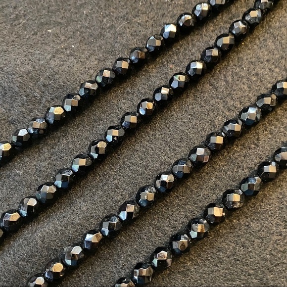 Vintage Black Glass Jet Beads Cut Glass Faceted Bead Necklace Halloween Flapper - Picture 3 of 5